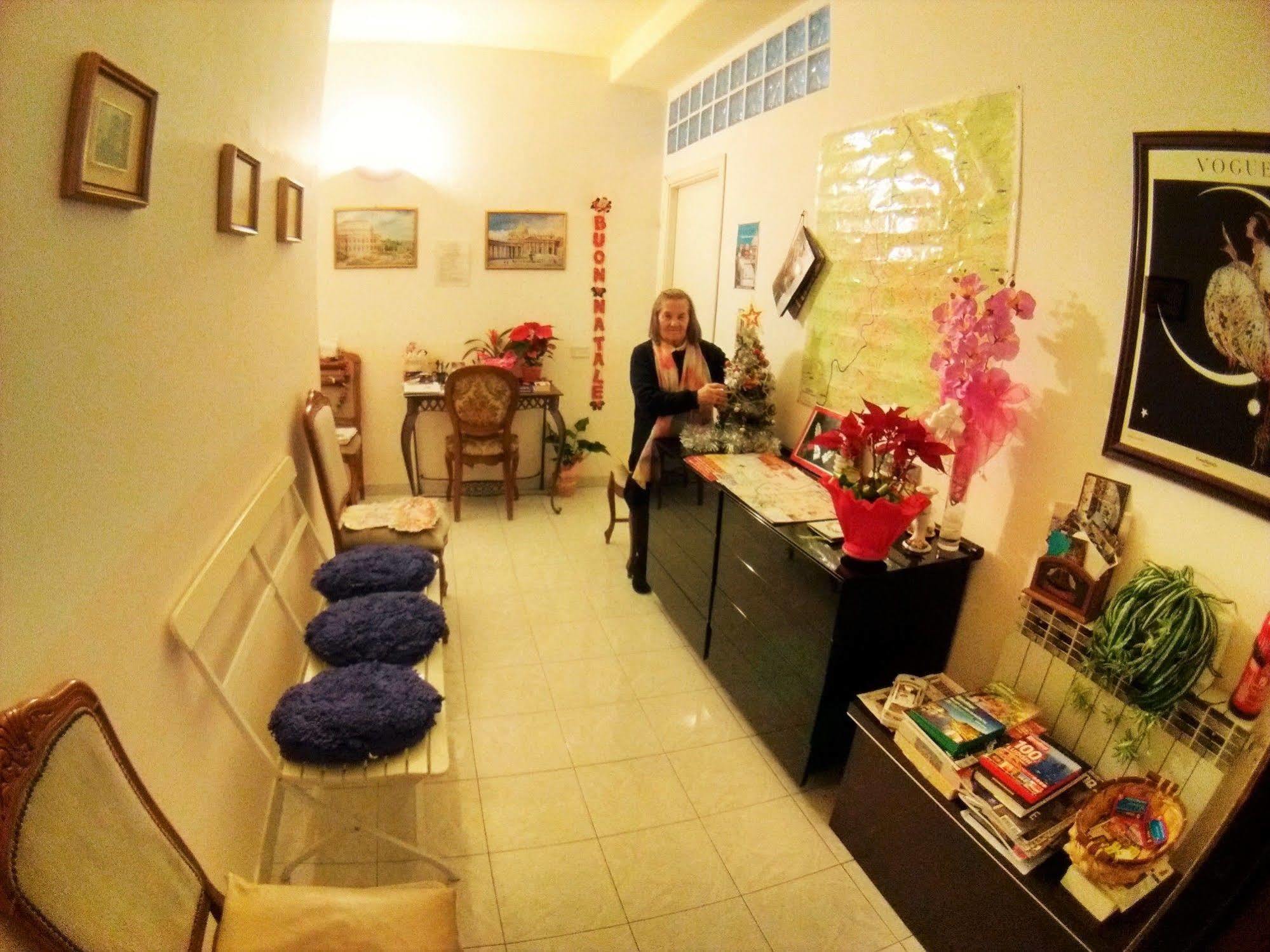 Walkincenter Bed & Breakfast Рим Екстериор снимка